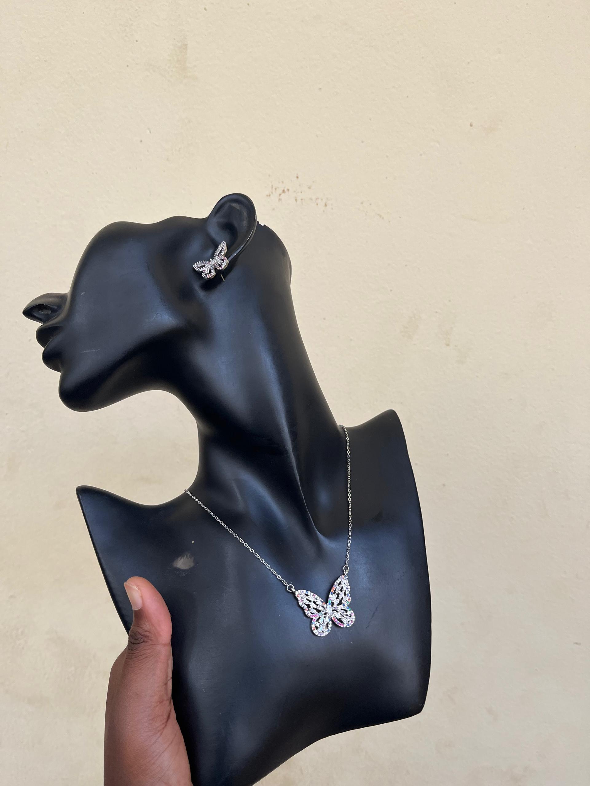 Ensemble collier, boucle d'oreille