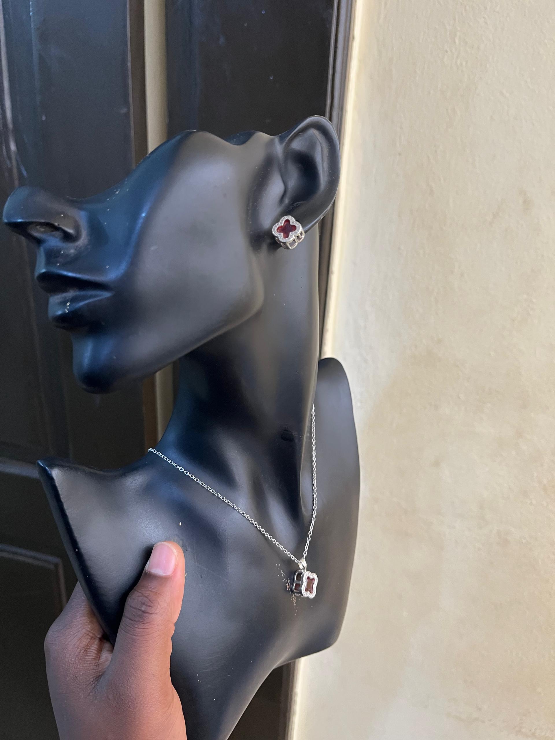 Ensemble collier, boucle d'oreille