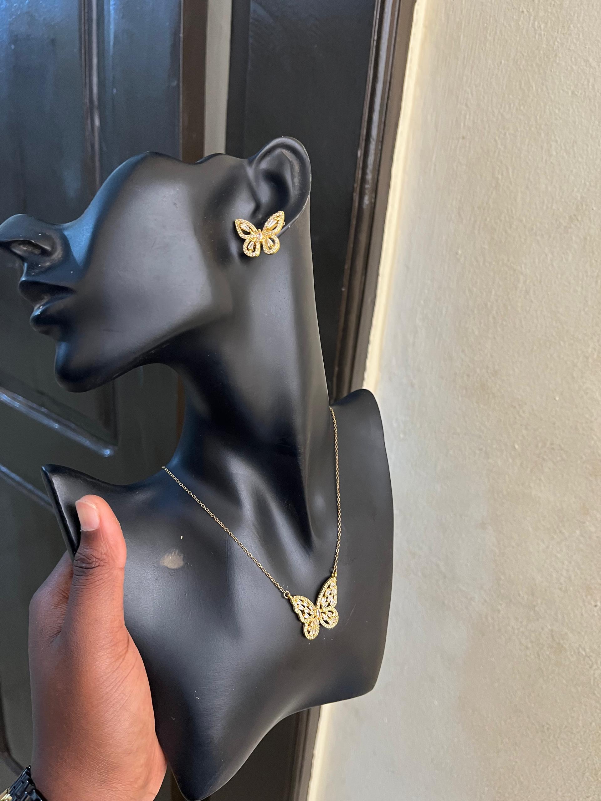 Ensemble collier, boucle d'oreille